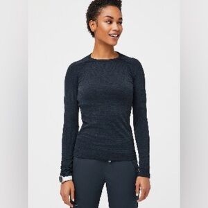 FIGS Salta Seamless Long Sleeve Under scrub Color Heathered Dark Harbor